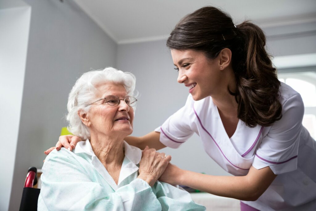 Post-Hospital Care Margate FL - Things Your Mom Should and Shouldn't Do After Knee Surgery